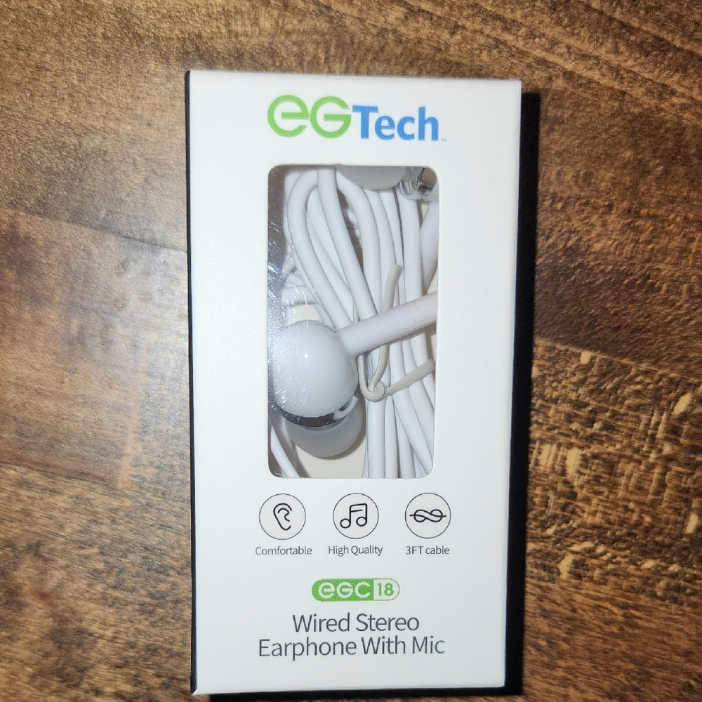 EG Tech Wired Earphones with Mic - White